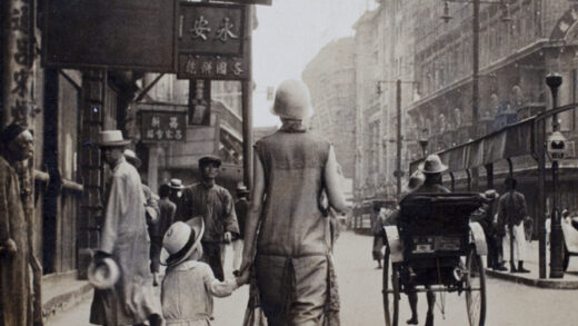 【jpg清晰版】1925年6月上海南京路上的购物者.jpg