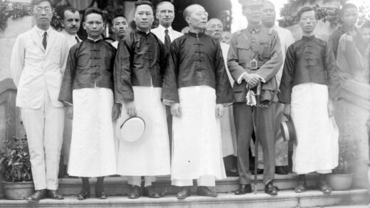 【jpg清晰版】1925年7月中国官员与外国访客参加孙中山纪念活动.jpg