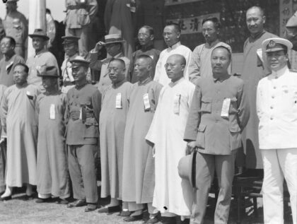 【jpg清晰版】1925年广州军事委员会就职典礼伍朝枢等官员出席.jpg