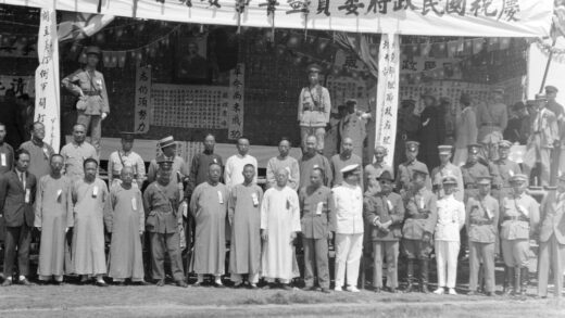 【jpg清晰版】1925年广州军事委员会成立典礼合影人员包括伍朝枢.jpg