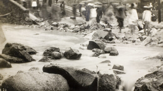 【jpg清晰版】1926年7月19日暴雨对香港坚道造成的损害.jpg