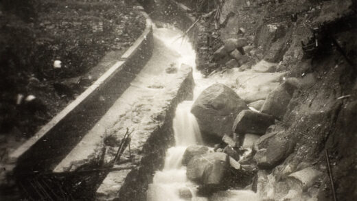 【jpg清晰版】1926年7月19日暴雨对香港旭龢道上方排水渠造成的损毁.jpg