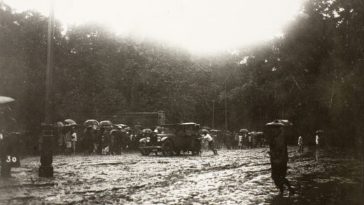 【jpg清晰版】1926年7月19日暴雨引发的洪水香港中环皇后大道.jpg