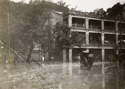 【jpg清晰版】1926年7月19日暴雨引发的洪水香港中环皇后大道.jpg