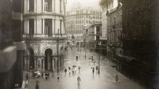 【jpg清晰版】1926年7月19日暴雨引发的洪水香港德辅道.jpg