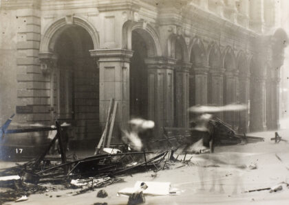 【jpg清晰版】1926年7月19日暴雨造成的损害香港中环皇后大道.jpg