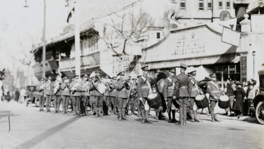 【jpg清晰版】1928年上海公共租界巡捕房副督察约翰·克劳利的葬礼.jpg