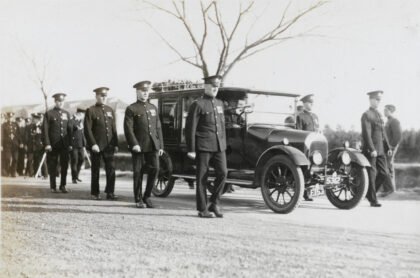 【jpg清晰版】1928年上海公共租界警务处副督察约翰·克劳利的葬礼.jpg