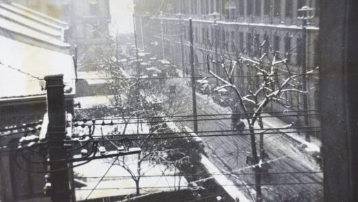 【jpg清晰版】1931年1月上海北京路下雪.jpg