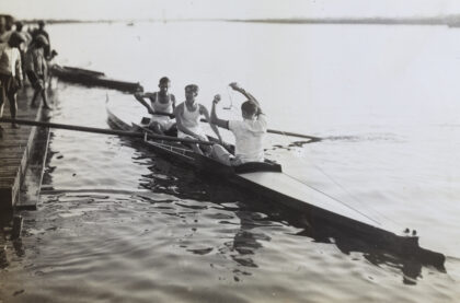 【jpg清晰版】1932年上海亨利赛艇会双人赛冠军杰克·埃夫格雷夫、德怀尔与卢卡斯组合.jpg