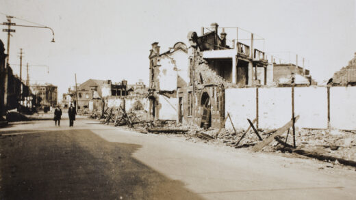 【jpg清晰版】1932年上海受损的建筑.jpg