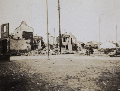 【jpg清晰版】1932年上海建筑废墟.jpg