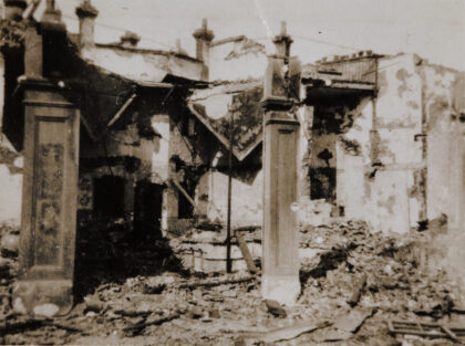 【jpg清晰版】1932年上海遭战争损毁的建筑.jpg