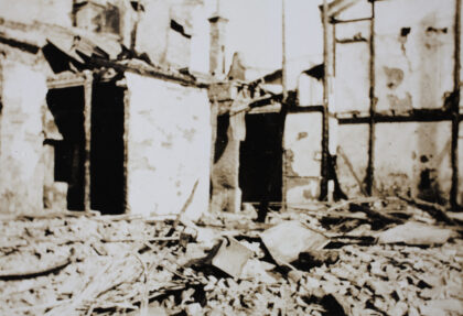 【jpg清晰版】1932年上海遭战争损毁的建筑.jpg
