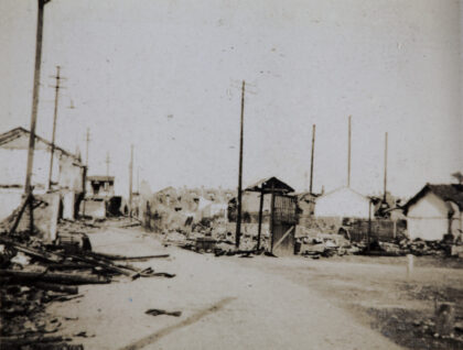 【jpg清晰版】1932年上海遭战争破坏的建筑.jpg