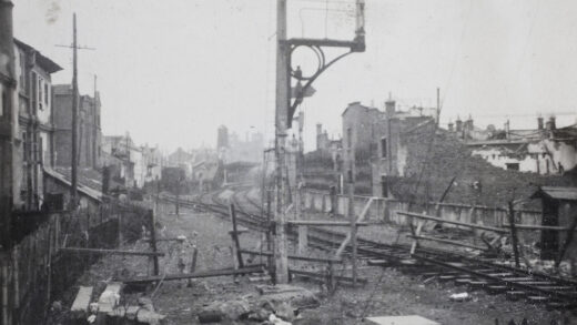 【jpg清晰版】1932年上海闸北受损的铁路轨道.jpg