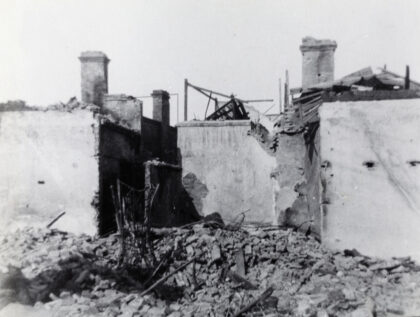 【jpg清晰版】1932年上海闸北的战争损毁建筑.jpg