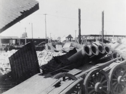 【jpg清晰版】1932年受损的上海北站.jpg