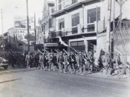 【jpg清晰版】1932年日军根据停战协议撤离上海.jpg
