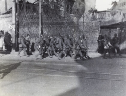 【jpg清晰版】1932年日军根据停战协议撤离上海.jpg