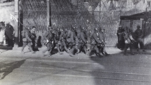 【jpg清晰版】1932年日军根据停战协议撤离上海.jpg
