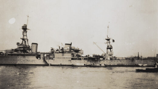 【jpg清晰版】1932年美国军舰休斯顿号上海黄浦江.jpg