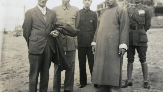【jpg清晰版】1936年厦门鲁克斯顿上校等人.jpg