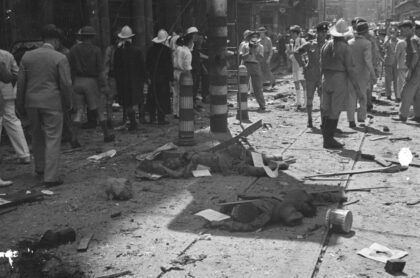 【jpg清晰版】1937年8月23日上海南京路遭轰炸后的惨状.jpg