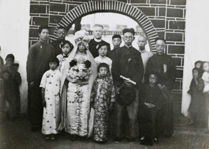 【jpg清晰版】1937年昭通新教堂的首场基督教婚礼.jpg
