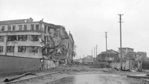 【jpg清晰版】1938年4月上海遭战争损毁的建筑.jpg