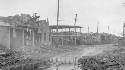 【jpg清晰版】1938年4月上海遭战争损毁的建筑.jpg