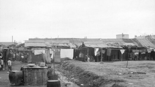 【jpg清晰版】1938年上海浦东的临时住房.jpg