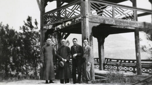 【jpg清晰版】1940年北温泉公园的国民党官员.jpg