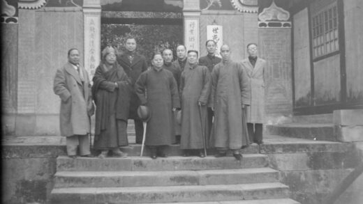 【jpg清晰版】1940年孙科、吴贻芳等人游览君云山.jpg