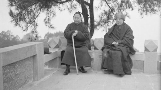 【jpg清晰版】1940年孙科与钧云山的一位和尚.jpg