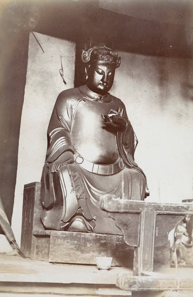 【JPG清晰版】一座供奉手持莲花的佛像的神社