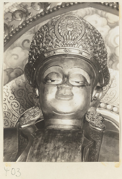 【jpg清晰版】万寿寺菩萨雕像细节展示头部和冠冕.jpg