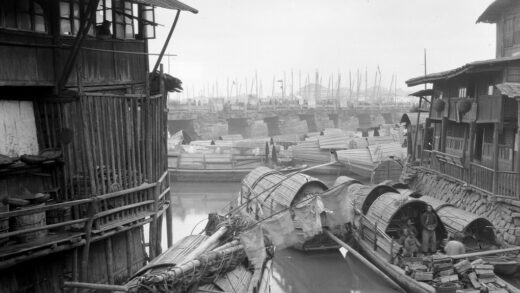 【jpg清晰版】万寿桥与舢板福州约1907年.jpg