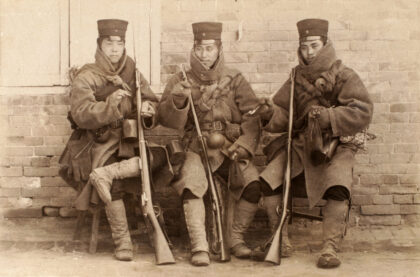 【jpg清晰版】三名日本士兵甲午战争.jpg