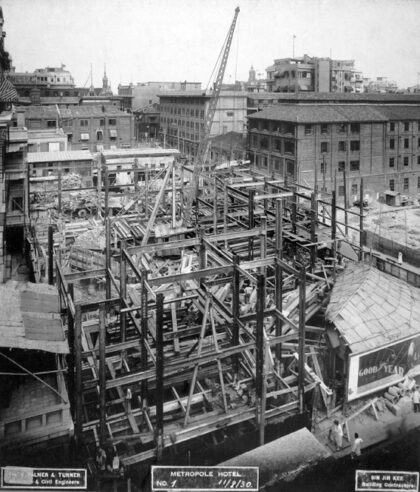【jpg清晰版】上海1930年8月正在建设中的都城饭店.jpg
