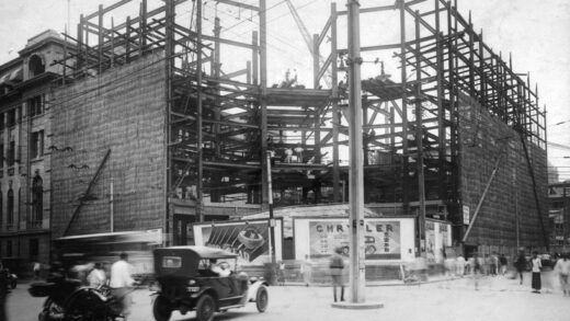【jpg清晰版】上海1930年9月正在建设中的都城饭店.jpg