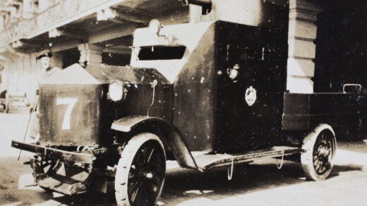 【jpg清晰版】上海万国商团装甲车7号上海1932.jpg