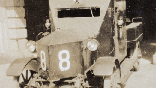 【jpg清晰版】上海万国商团装甲车8号上海1932年.jpg