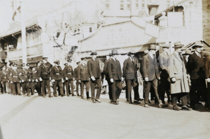 【jpg清晰版】上海公共租界警务处副督察约翰·克劳利的葬礼1928年.jpg