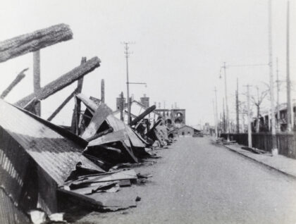 【jpg清晰版】上海北站附近战争破坏1932年.jpg