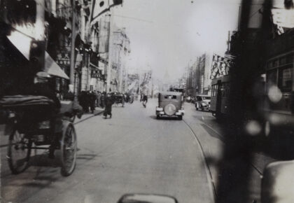 【jpg清晰版】上海南京路外滩方向.jpg