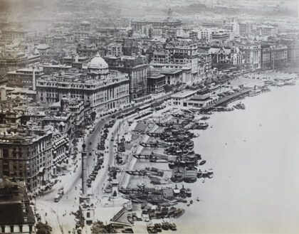 【jpg清晰版】上海外滩的航拍景象.jpg
