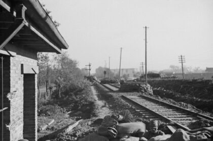 【jpg清晰版】上海拆除的铁轨和路障.jpg