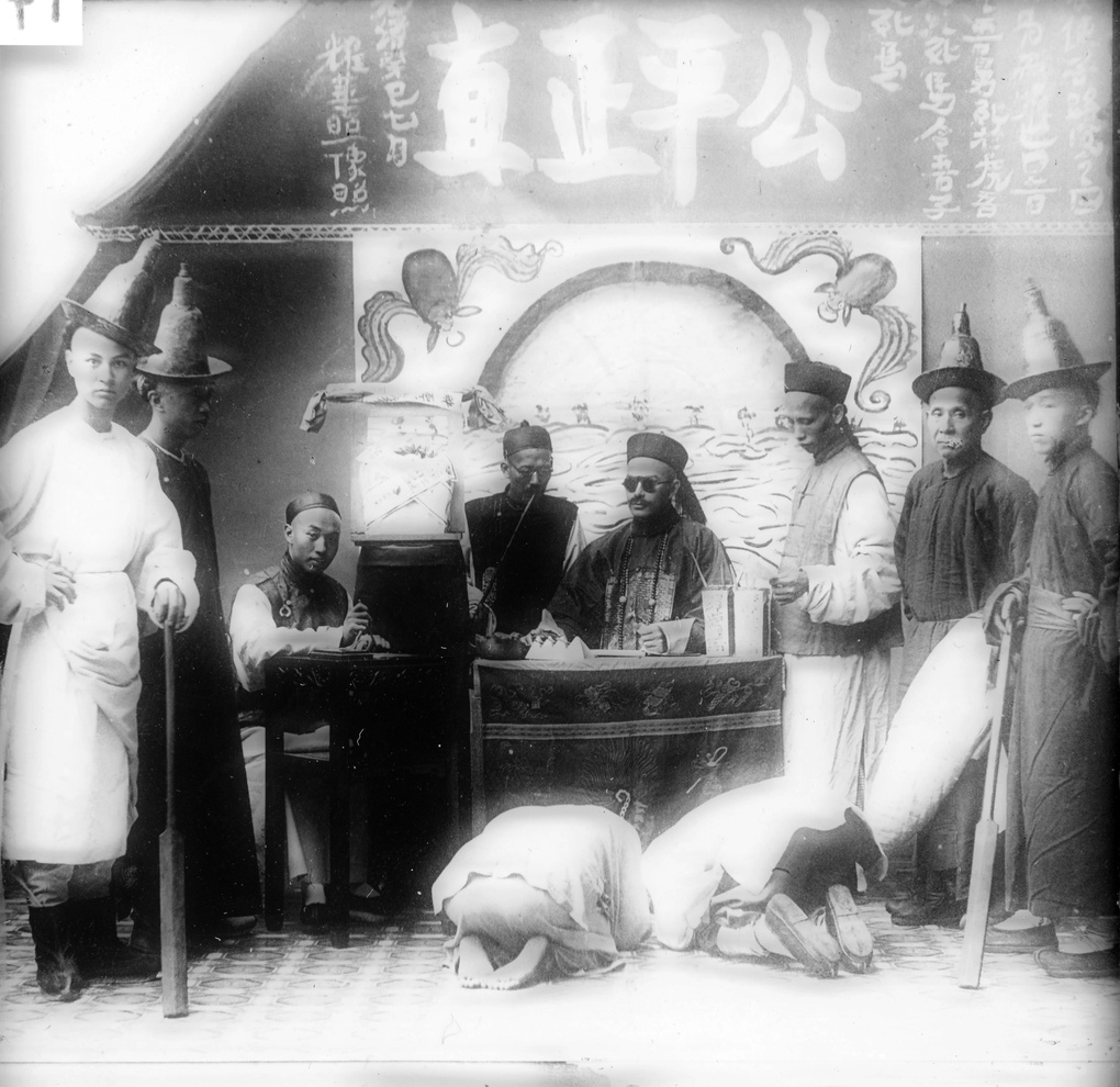 【JPG清晰版】上海法庭场景的舞台画面再现