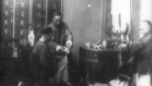 【jpg清晰版】上海耀华照相馆（耀华影室）开业典礼的影棚重现.jpg